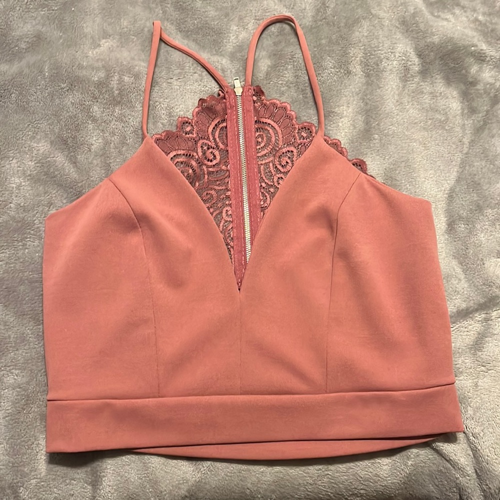 Cute pink top never worn